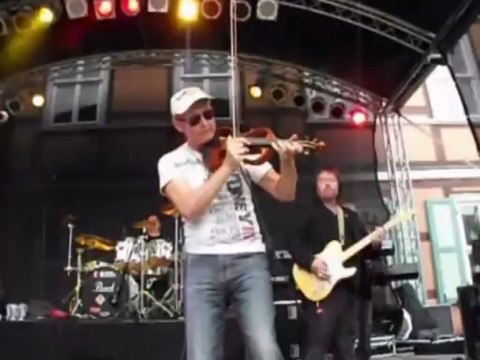 Die Gruppe Ossis mit dem Lied Am Fenster in Wernigerode 2013 beim Rathausfest