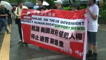 Hong Kong desoye las peticiones de EEUU y permite a Snowden huir a Moscú