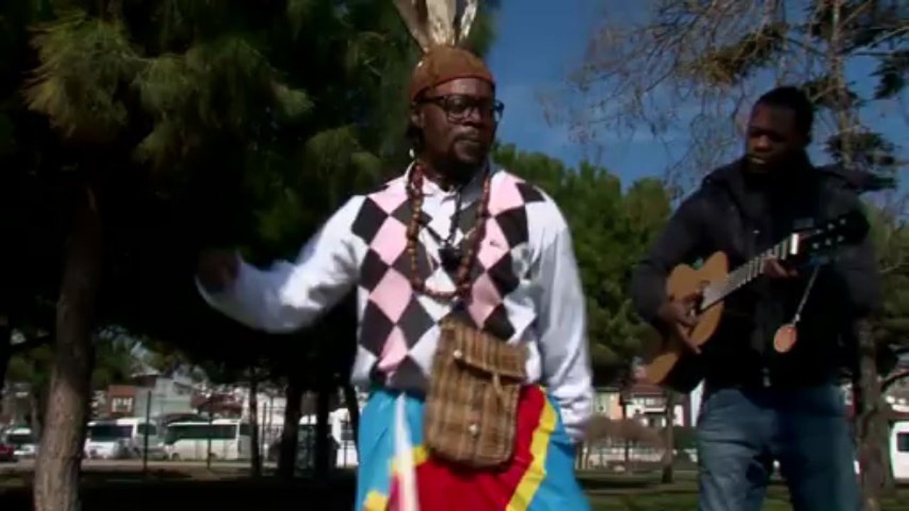 Vidoe Clip Burton Kouvha - Tia Molende