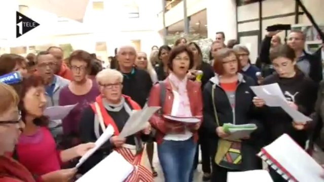 Des militantes de gauche traitées de salopes à la mairie