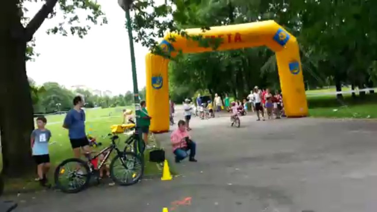 Bartłomiej Bilgoń Wyścig 200m II Tyski Wyścig Kolarski 2013 pod Żyrafą Bartek I Miejsce!!!