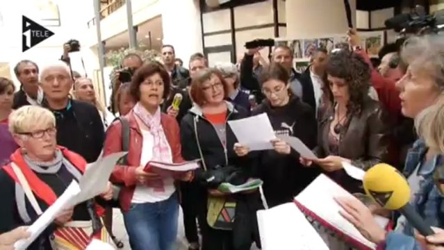 Des militantes de gauche traitées de salopes à la mairie