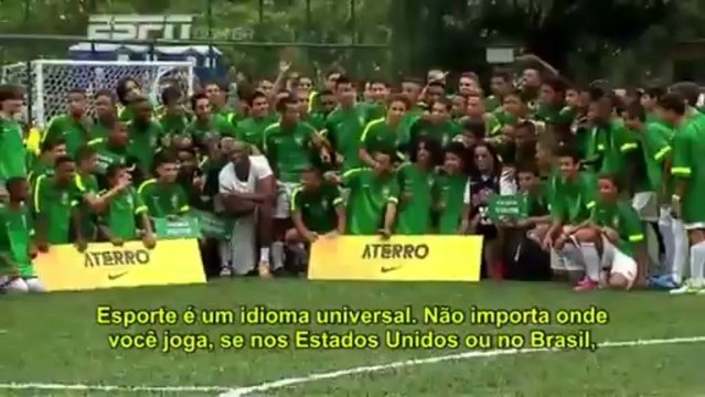 Κόμπε - Ρόνι σε αγώνα ποδοσφαίρου