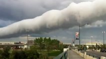 Spectacular roll cloud over Calgary, Canada