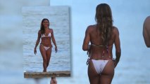 Bikini-Clad Jada Pinkett Smith Flaunts Her Seriously Toned Stomach in Hawaii