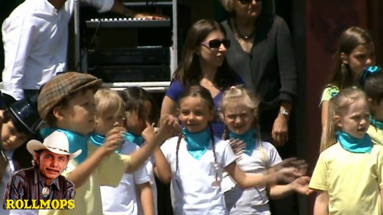 MISS CLARA FÊTE ÉCOLE ST URSULE DE RIEDISHEIM  DU 23 JUIN 2013 "ROLLMOPS"