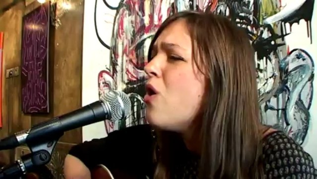 Camille Beluze fête la musique à Vincennes en direct sur VincennesTV.fr