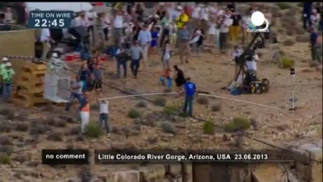 Grand Canyon: l'exploit du funambule Wallenda - no comment