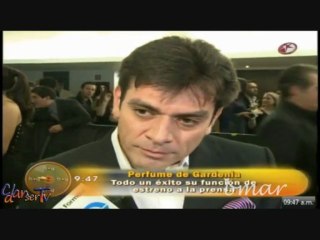 Jorge en alfombra roja estreno PdG