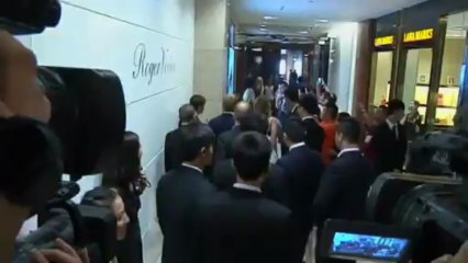 Victoria Beckham launches fashion line in Beijing