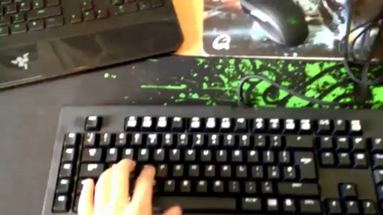 Razer Blackwidow Giveaway - Thanks for 300k - @Razer