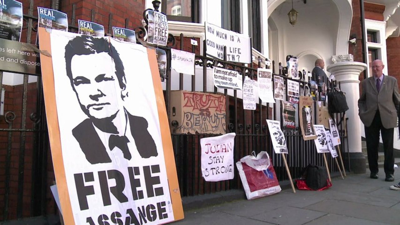 WikiLeaks ayuda a ex agente