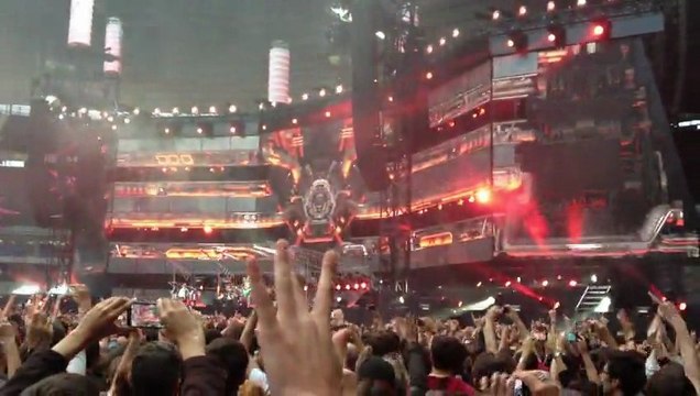 Muse-Stade de France-21 juin 2013- Entrée sur scène Supremacy