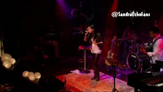 Sandra Echeverria y Aida Cuevas cantando en vivo Otra vez el mismo error