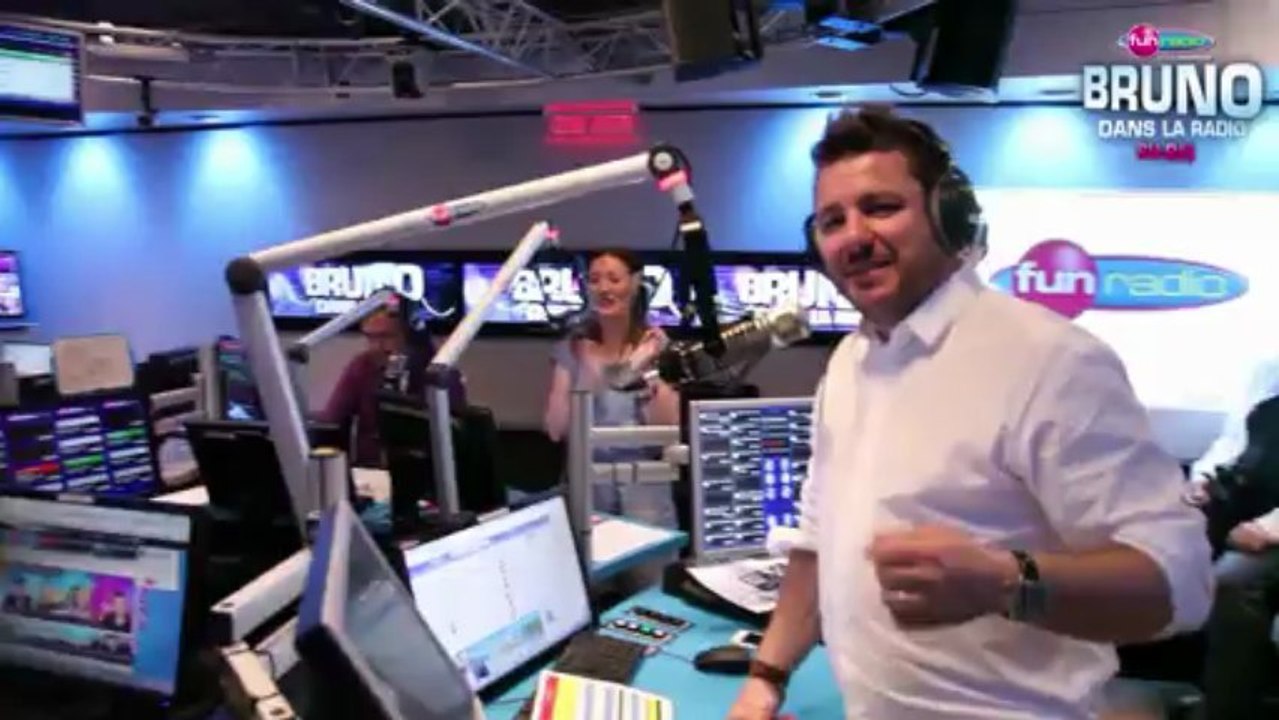 Le Défi d'Elliot - Eteindre les bougies d'anniversaire de Bruno avec ses fesses