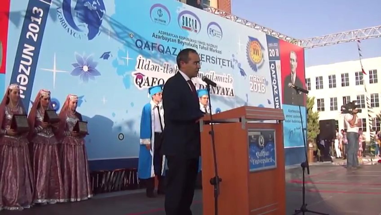 Təhsil naziri Mikayıl Cabbarov Məzun-2013 Qafqaz Universiteti