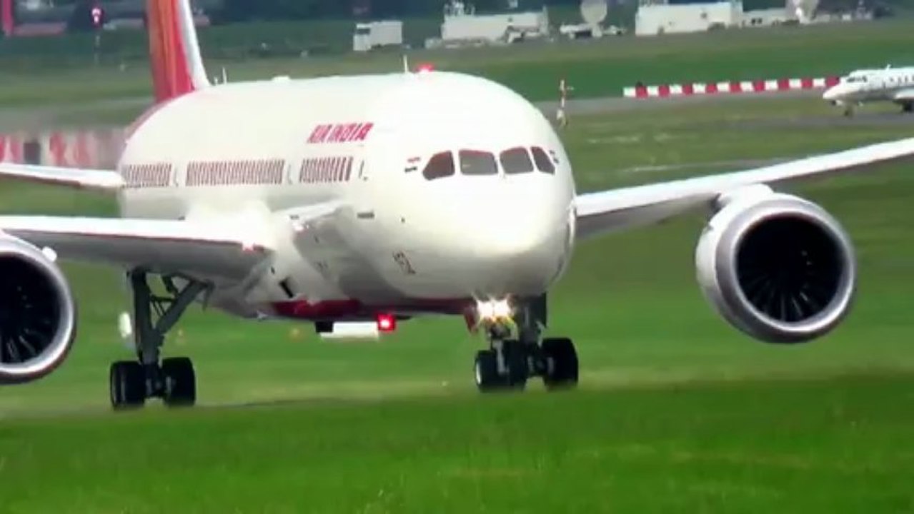 Bourget 2013 - Roulage du 787 - troisième jour