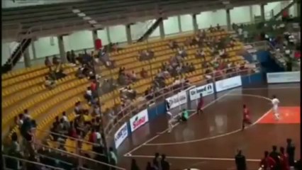 Futsal : le nouveau but incroyable de Falcao
