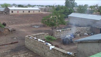 Temps flou - Togo Dapaong Cour de maison fin de jour – Extrait