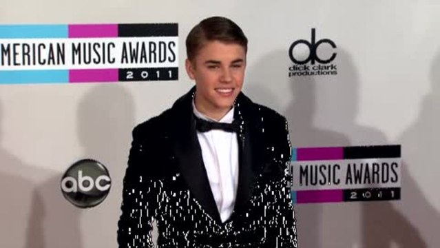 Justin Bieber Spotted 'Kissing Waitress in Las Vegas'