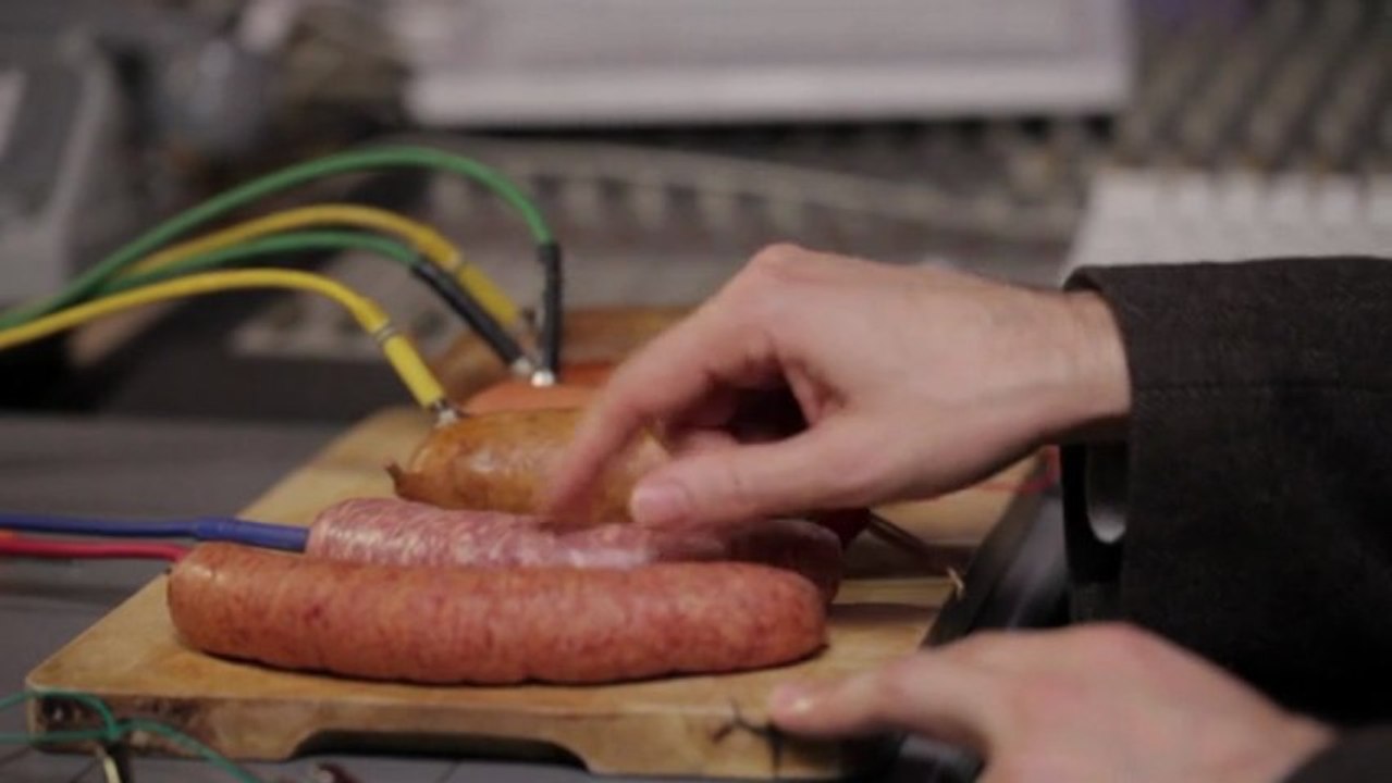 Faire de la musique avec des saucisses - PRKTRNIC