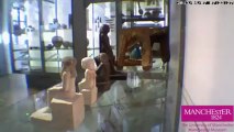 Spinning Statuette - Haunted Museum!