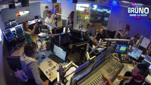 Le défi d'Elliot - Servir de mangeoire pour des chèvres