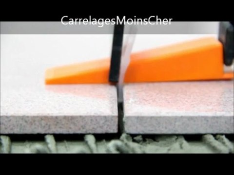 Bruno Costantini présente les croisillons auto nivelants de CarrelagesMoinsCher