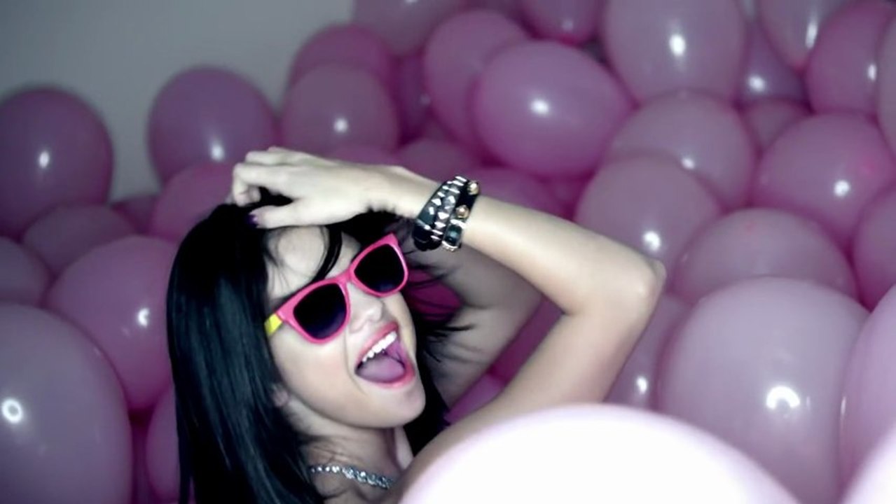 Selena Gomez & The Scene - Hit The Lights PV