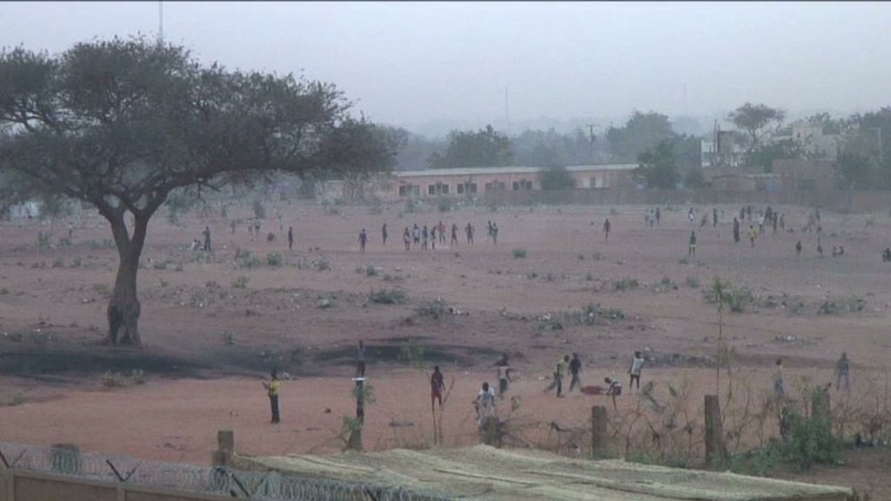 Temps flou - Niger Niamey Quartier du Lazaré Champ de foot – Extrait