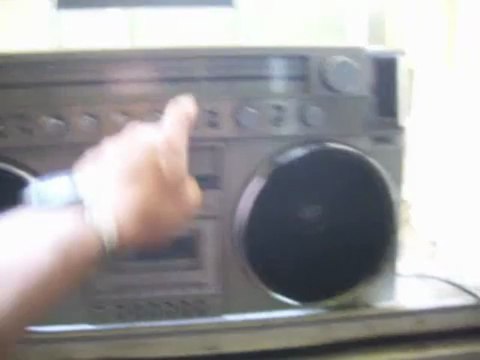 Crown CSC 970 Boombox Ghettoblaster Sound Test