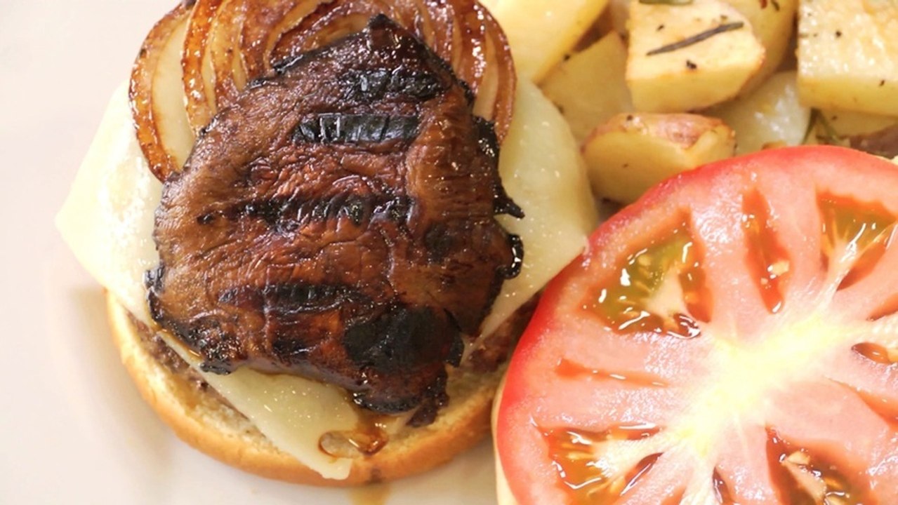 How to make a mushroom swiss burger