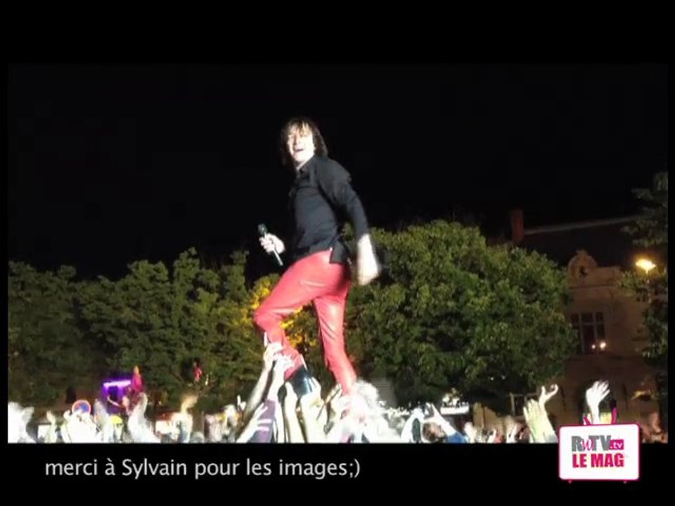 Fete de la sic Roanne Cali se jette