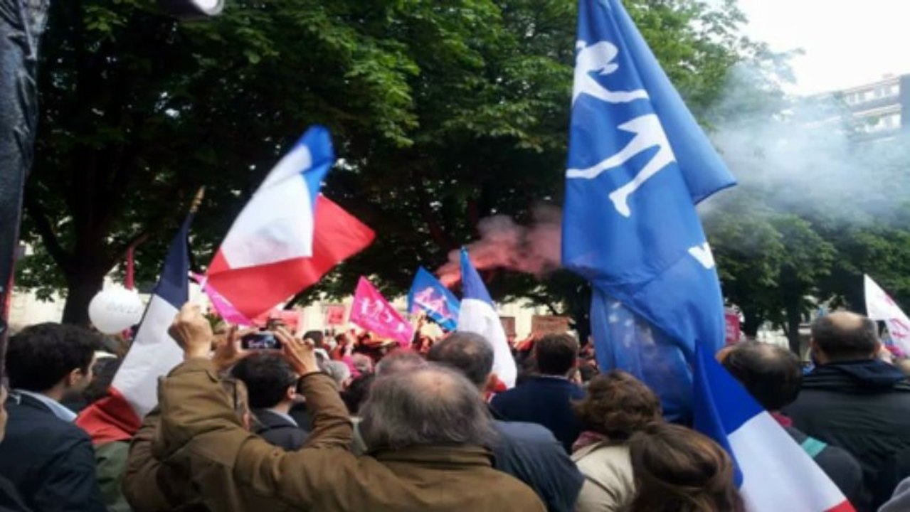 Soutien à Nicolas devant le palais de justice de Paris