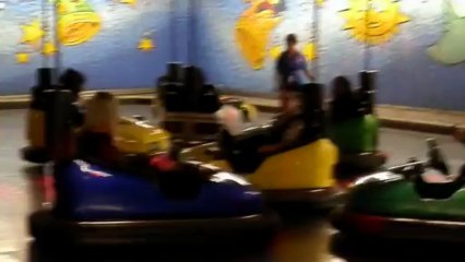 Experience Luz's Exciting Bump Car Adventure at Galaxyland 🚗