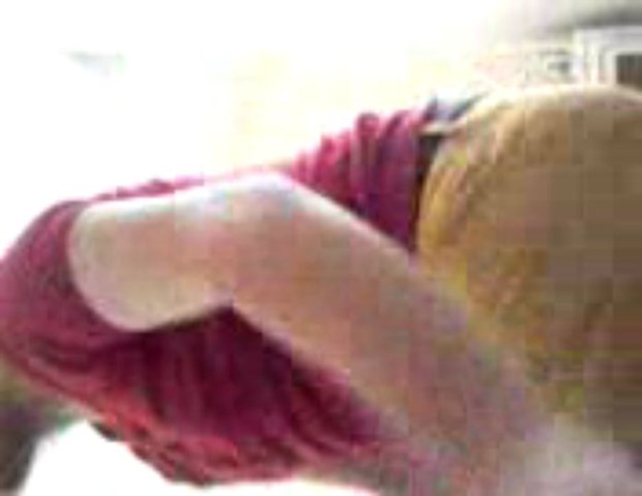 Yonca Evcimik Kendine Gel Taklid :)