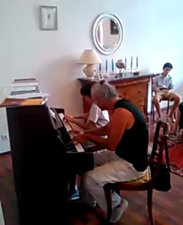 Antoine au piano