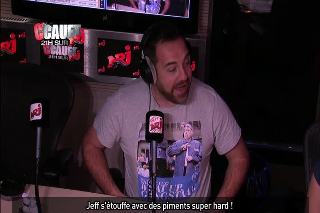 Jeff s'étouffe avec des piments super hard !