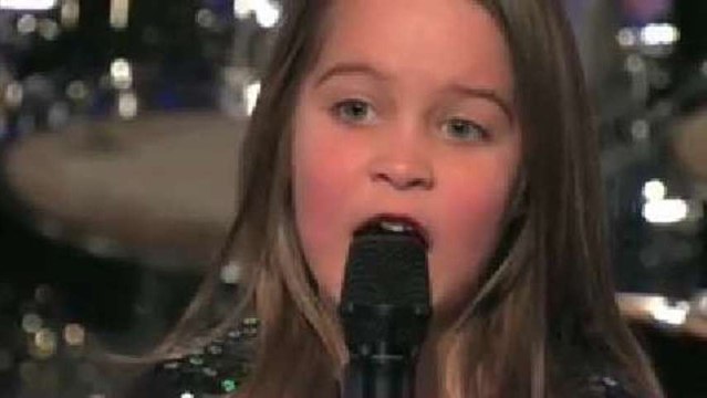 A 6 ans, une fillette impressionne en chantant du hard rock