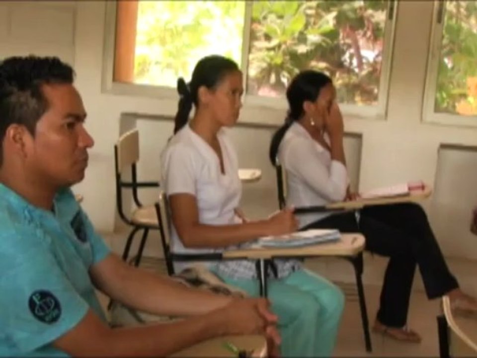 Los prestadores del servicio de salud en Montelíbano reciben capacitación en el tema de malaria para evitar la propagación de esta enfermedad tropical