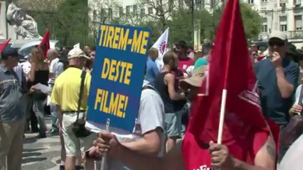 Portugal hit by general strike against austerity cuts