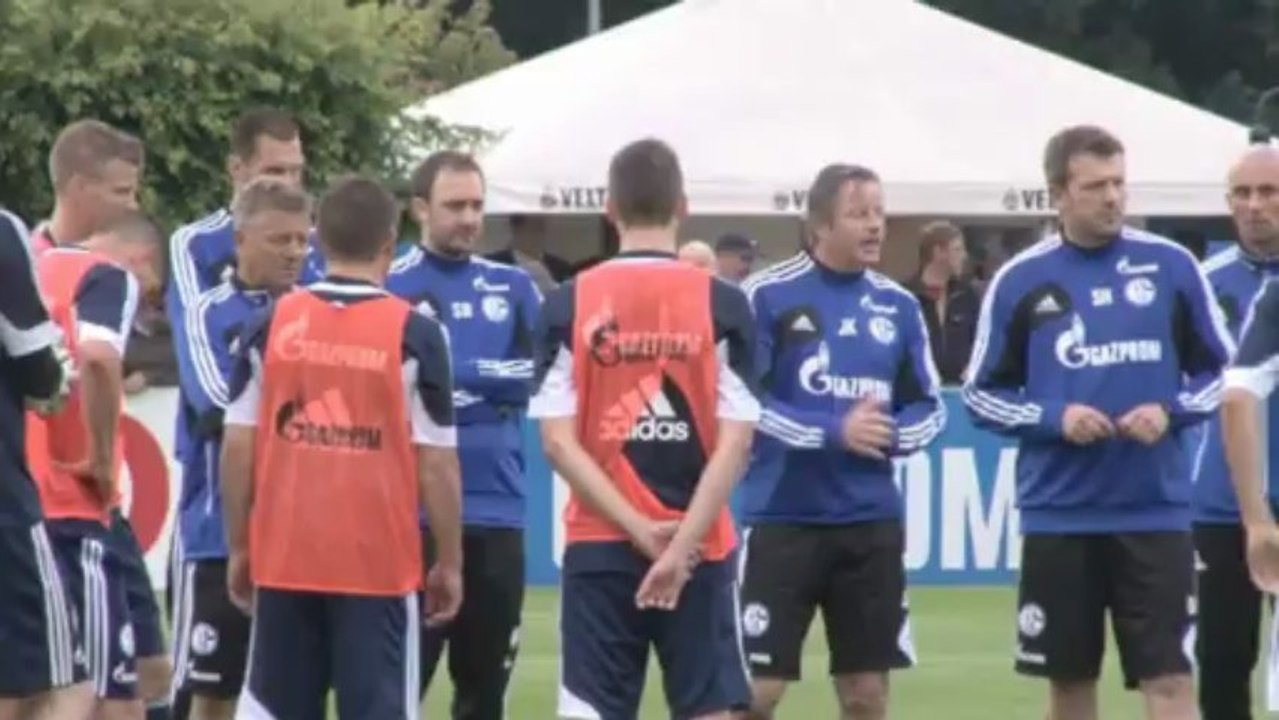 Der Ball rollt wieder auf Schalke