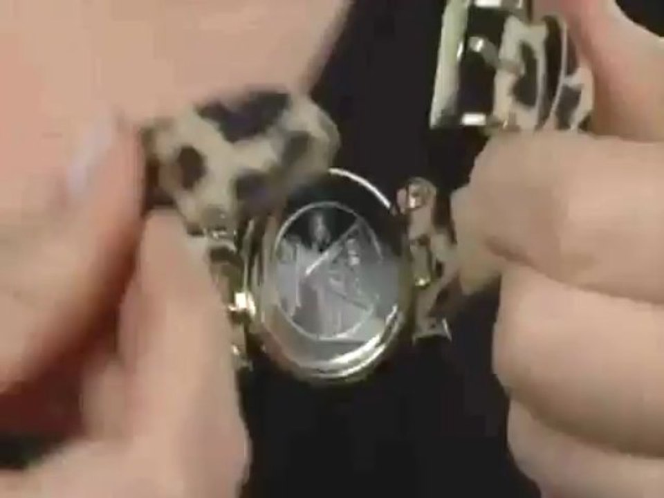 とっても可愛いです　GUESS U96023L1 レオパードバンド