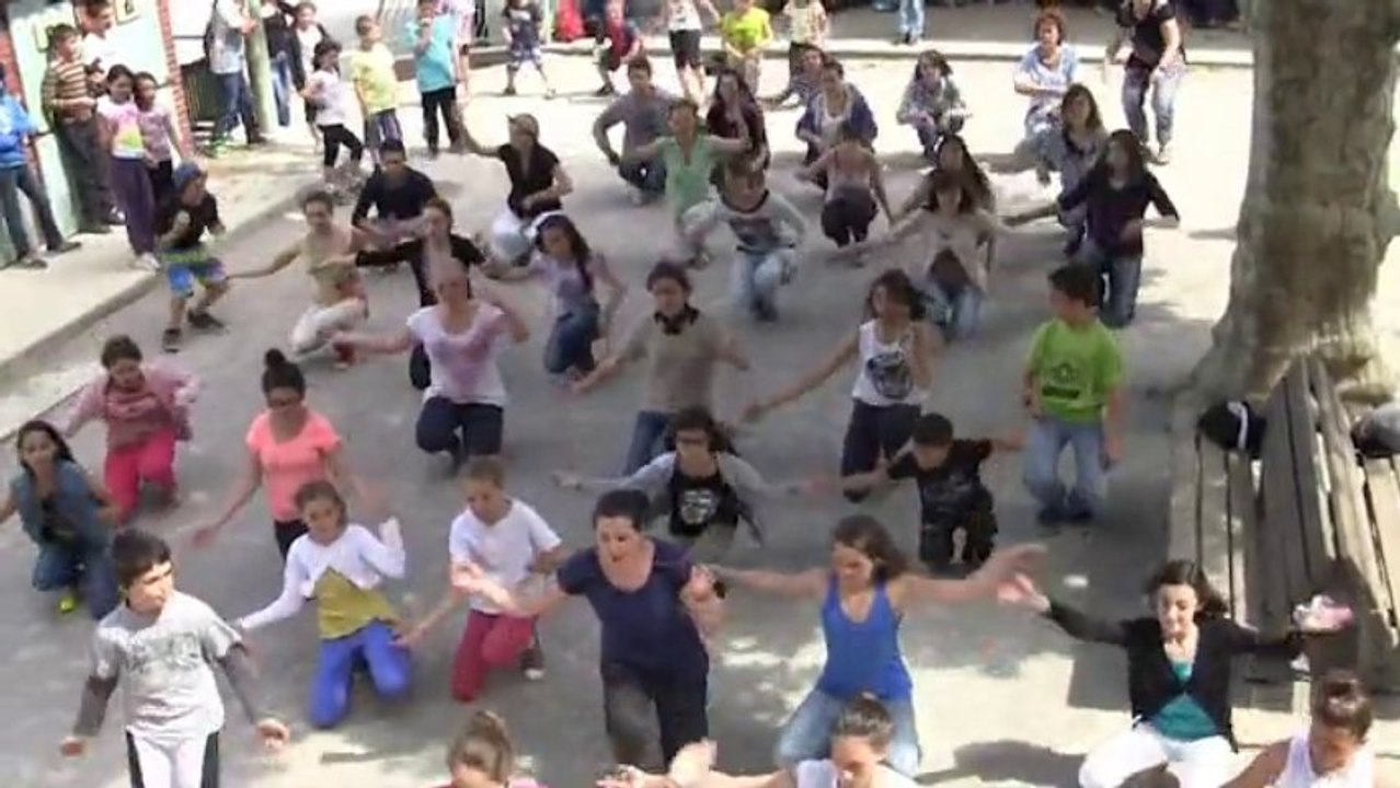 Hotstepper Flashmob - Saint Do