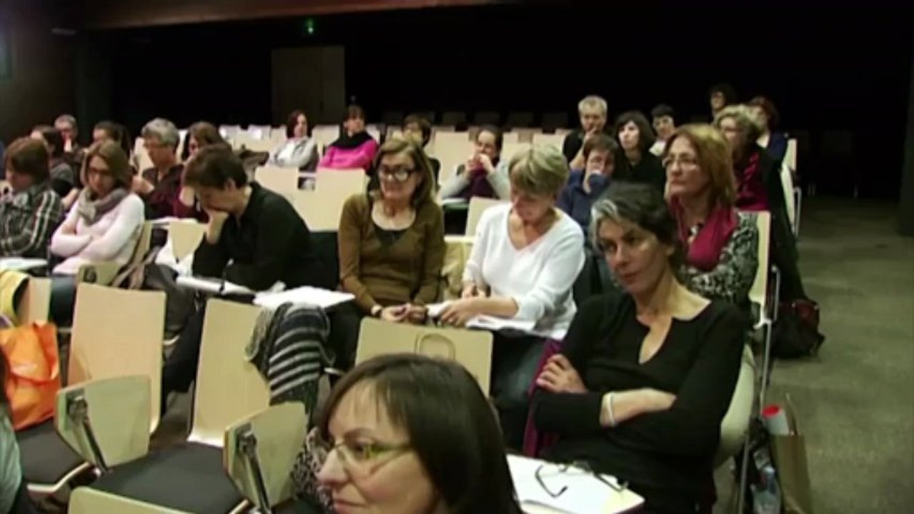 Lecture sérieuse, lecture joueuse : la littérature jeunesse à l'heure du numérique. Journée d'étude du 23 mai 2013. Partie 8 / 10