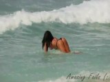 Les plus belles manequins et surfeuses en Bikini du monde !! La compilation parfaite pour vous les mecs !!