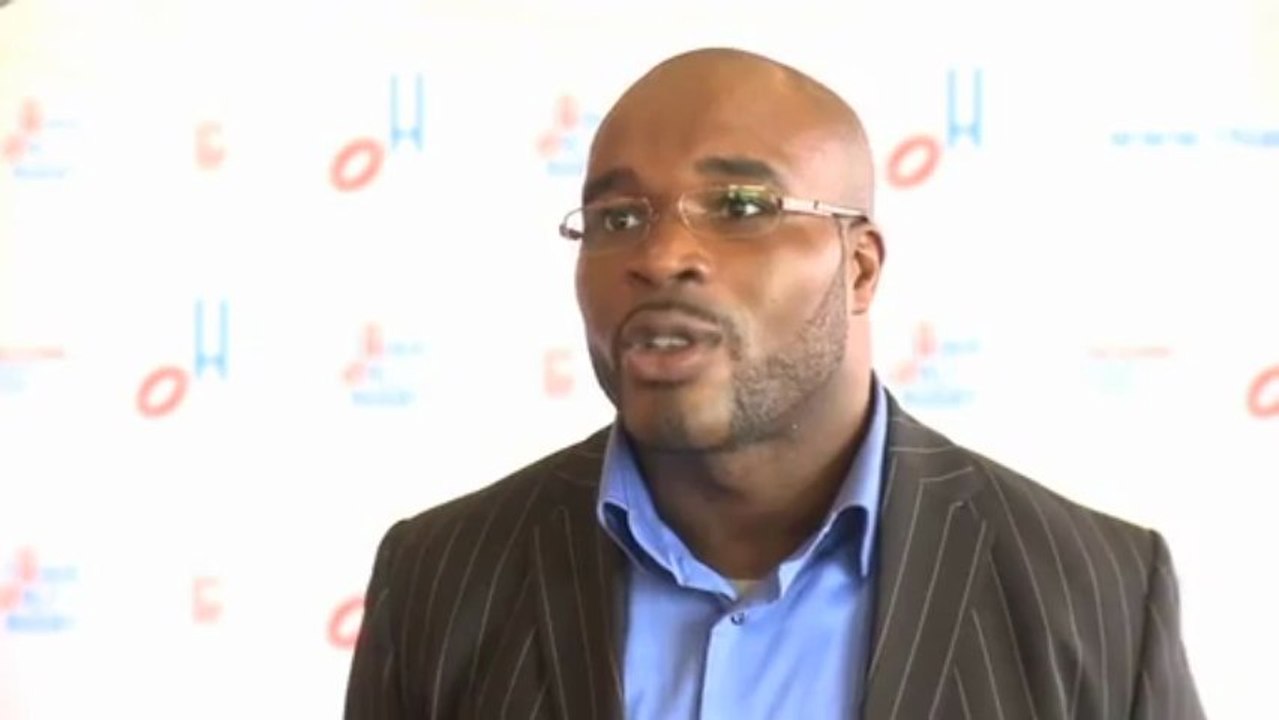 Jean-Marc Mormeck soutient Thiais-Orly Rugby.mp4