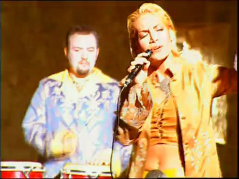 Hilal Özdemir - Kanadım Değdi Sevdaya