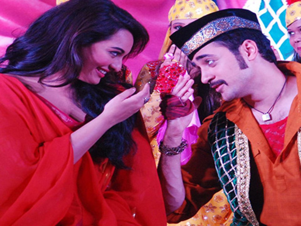 Sonakshi Sinha And Imran Khan at the launch of song Taiyab Ali