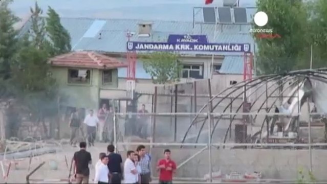 Turkish troops fire on protesters in Kurdish-dominated...